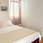 Holiday home Cozy In Okrug Gornji With Sauna *