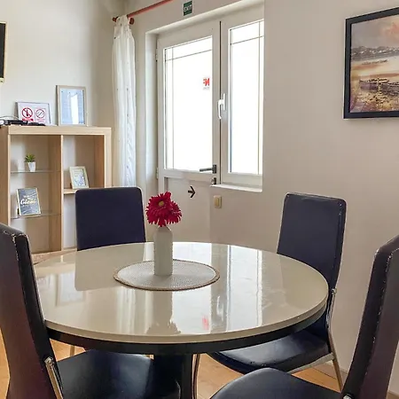 Cozy In Okrug Gornji With Sauna *