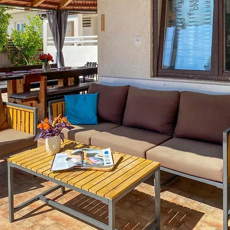 Cozy In Okrug Gornji With Sauna * Trogir