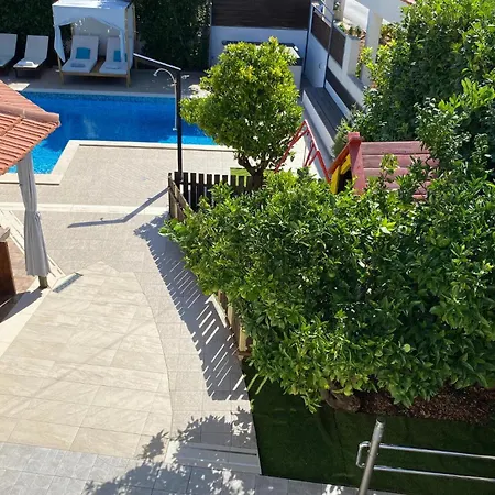 Cozy In Okrug Gornji With Sauna Ferienhaus *