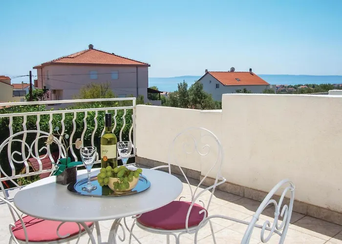 Cozy In Okrug Gornji With Sauna Hébergement de vacances Trogir