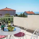 Cozy In Okrug Gornji With Sauna Casa vacanze Traù