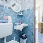Casa vacanze Cozy In Okrug Gornji With Sauna