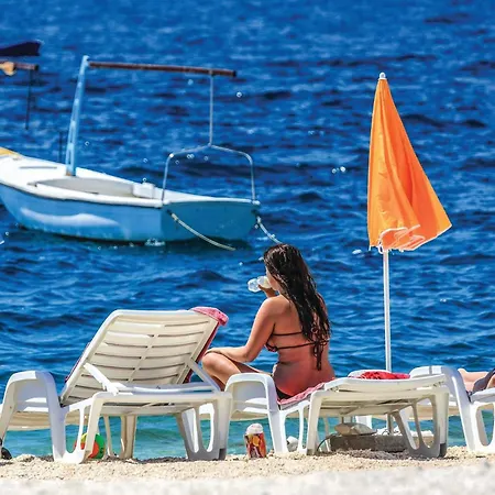 Cozy In Okrug Gornji With Sauna 度假居 特罗吉尔