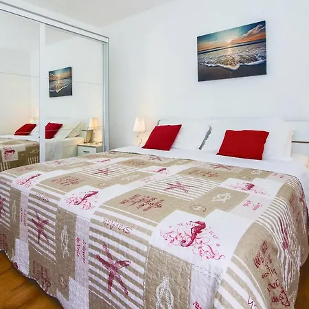 Cozy In Okrug Gornji With Sauna Ferienhaus *