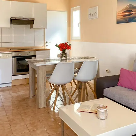 Cozy In Okrug Gornji With Sauna