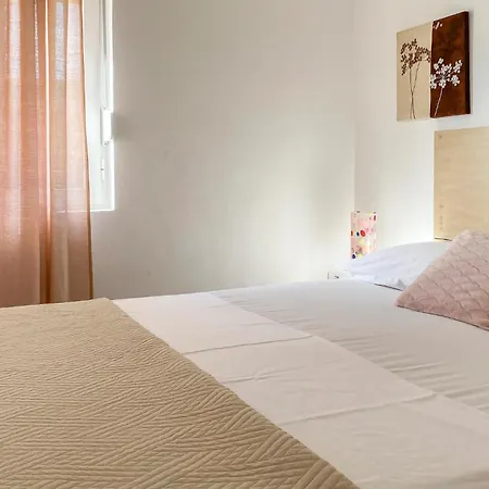 Cozy In Okrug Gornji With Sauna 度假居 *