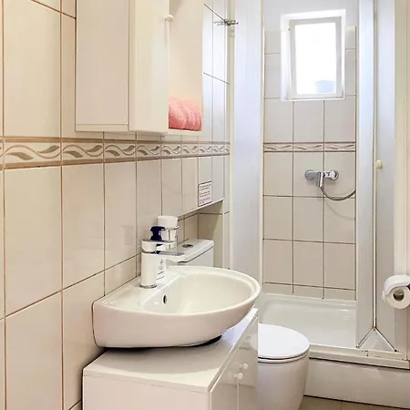 Cozy In Okrug Gornji With Sauna 度假居 特罗吉尔