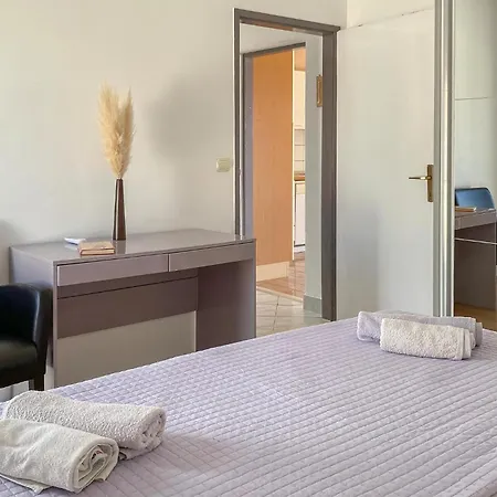 度假居 Cozy In Okrug Gornji With Sauna 特罗吉尔