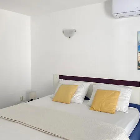 Cozy In Okrug Gornji With Sauna * 特罗吉尔