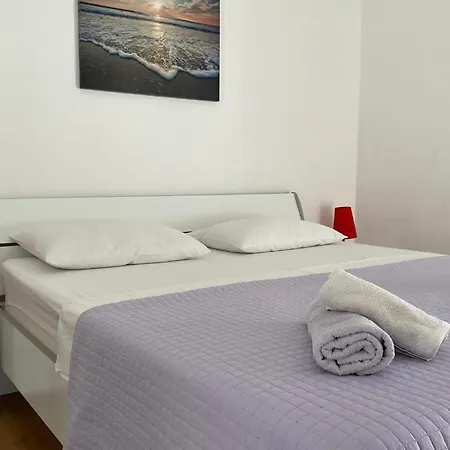 Cozy In Okrug Gornji With Sauna