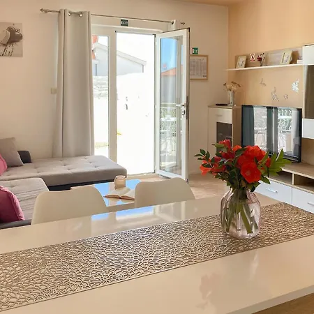 度假居 Cozy In Okrug Gornji With Sauna *