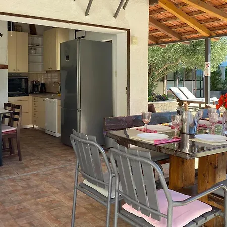 Holiday home Cozy In Okrug Gornji With Sauna *