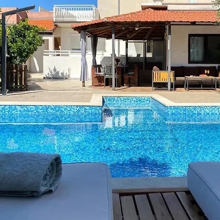 度假居 Cozy In Okrug Gornji With Sauna 特罗吉尔