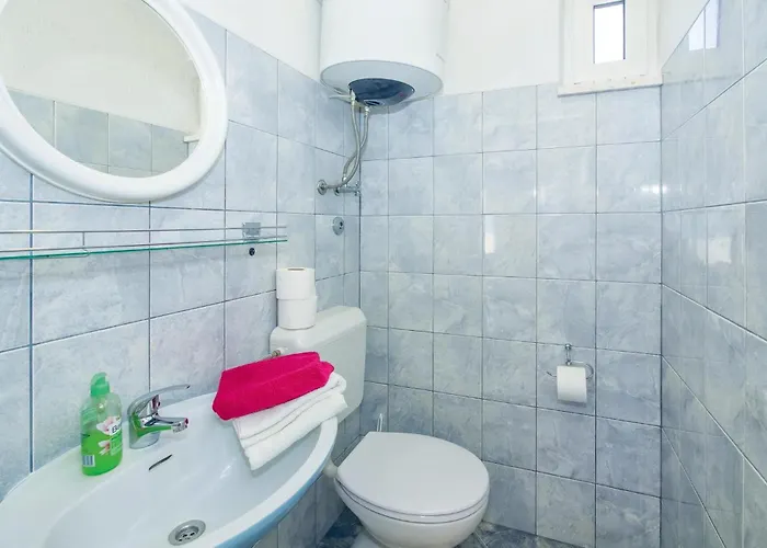 Ferienhaus Cozy In Okrug Gornji With Sauna Trogir