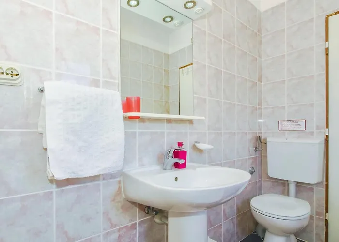 Cozy In Okrug Gornji With Sauna *