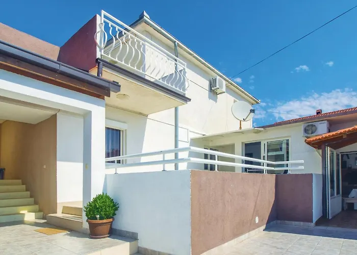 Cozy In Okrug Gornji With Sauna * Trogir