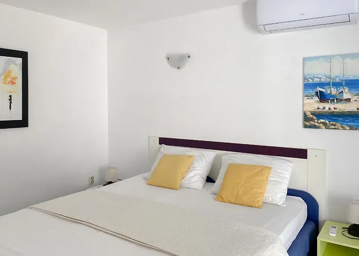 Cozy In Okrug Gornji With Sauna * Trogir