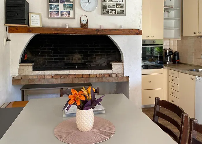 Cozy In Okrug Gornji With Sauna Ferienhaus Trogir