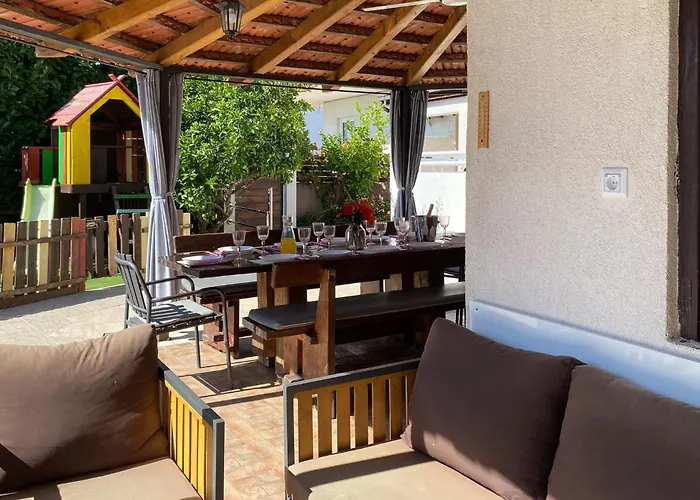 Cozy In Okrug Gornji With Sauna *