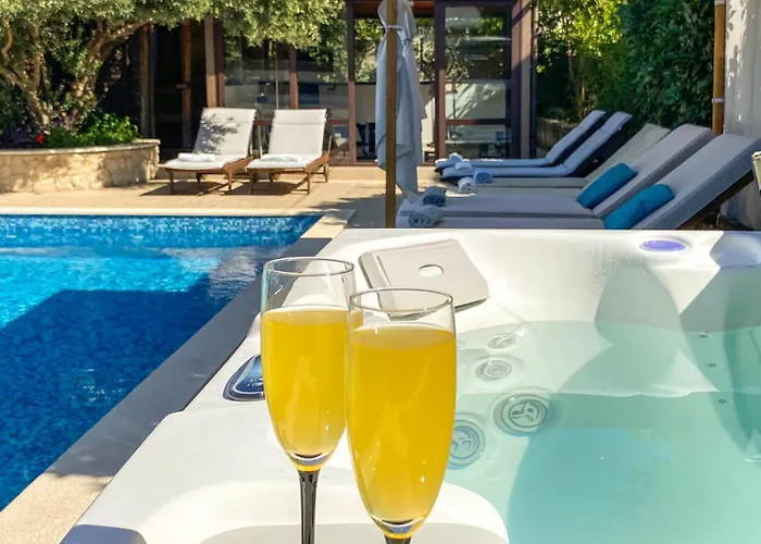 Cozy In Okrug Gornji With Sauna Ferienhaus